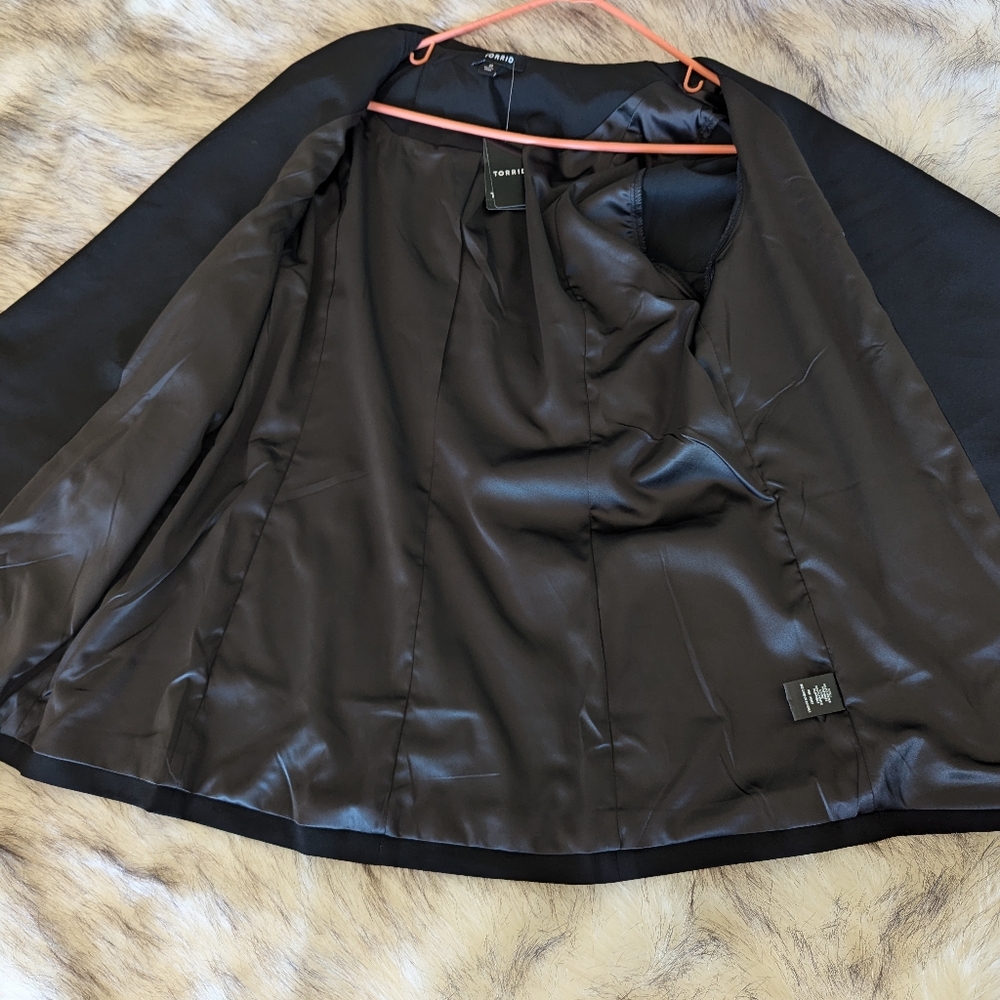 Torrid Longline Lightweight Ponte Blazer - Picture 4 of 6